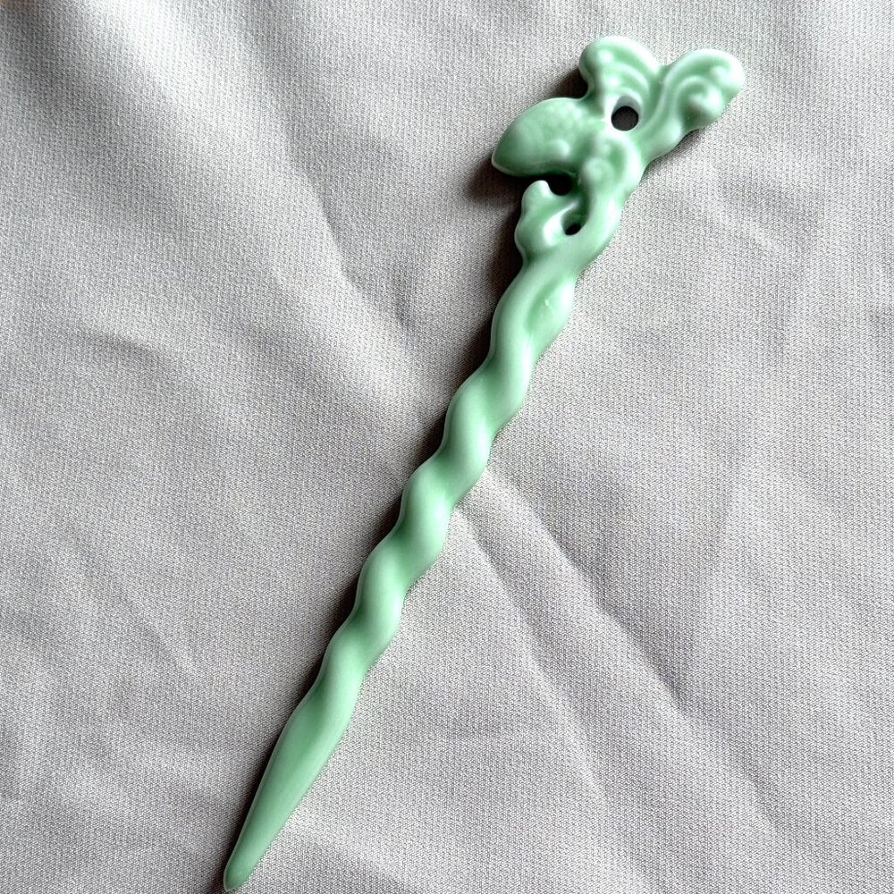 Green Porcelain Hair Pin – Twisted Design for Better Hold & Antique Fish Style